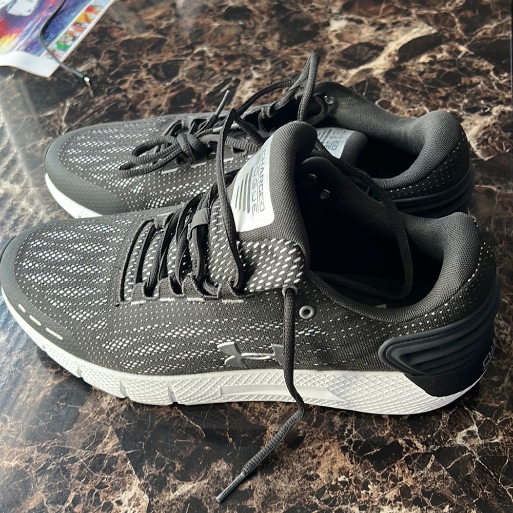 NWOT Under Armour Tennis Shows